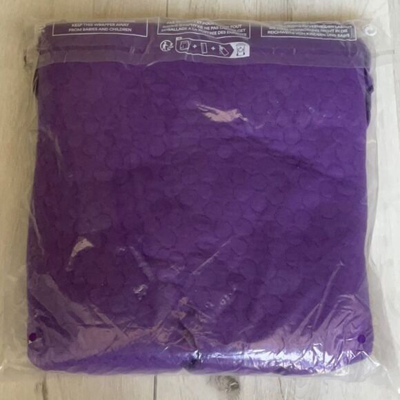 Boden Aggie Flower Jacquard Dress
Purple Topaz 5-6Y NWT in packaging - Picture 5 of 6